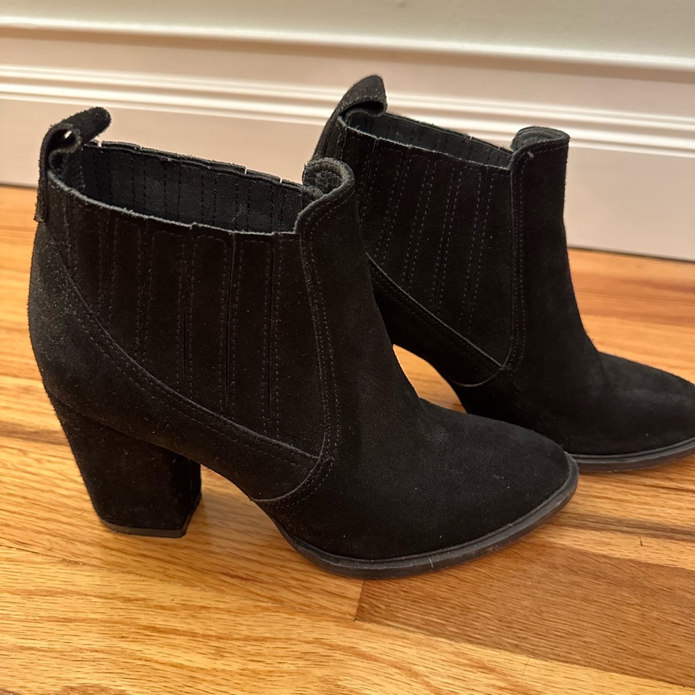 PRUNE Black Booties Size 35